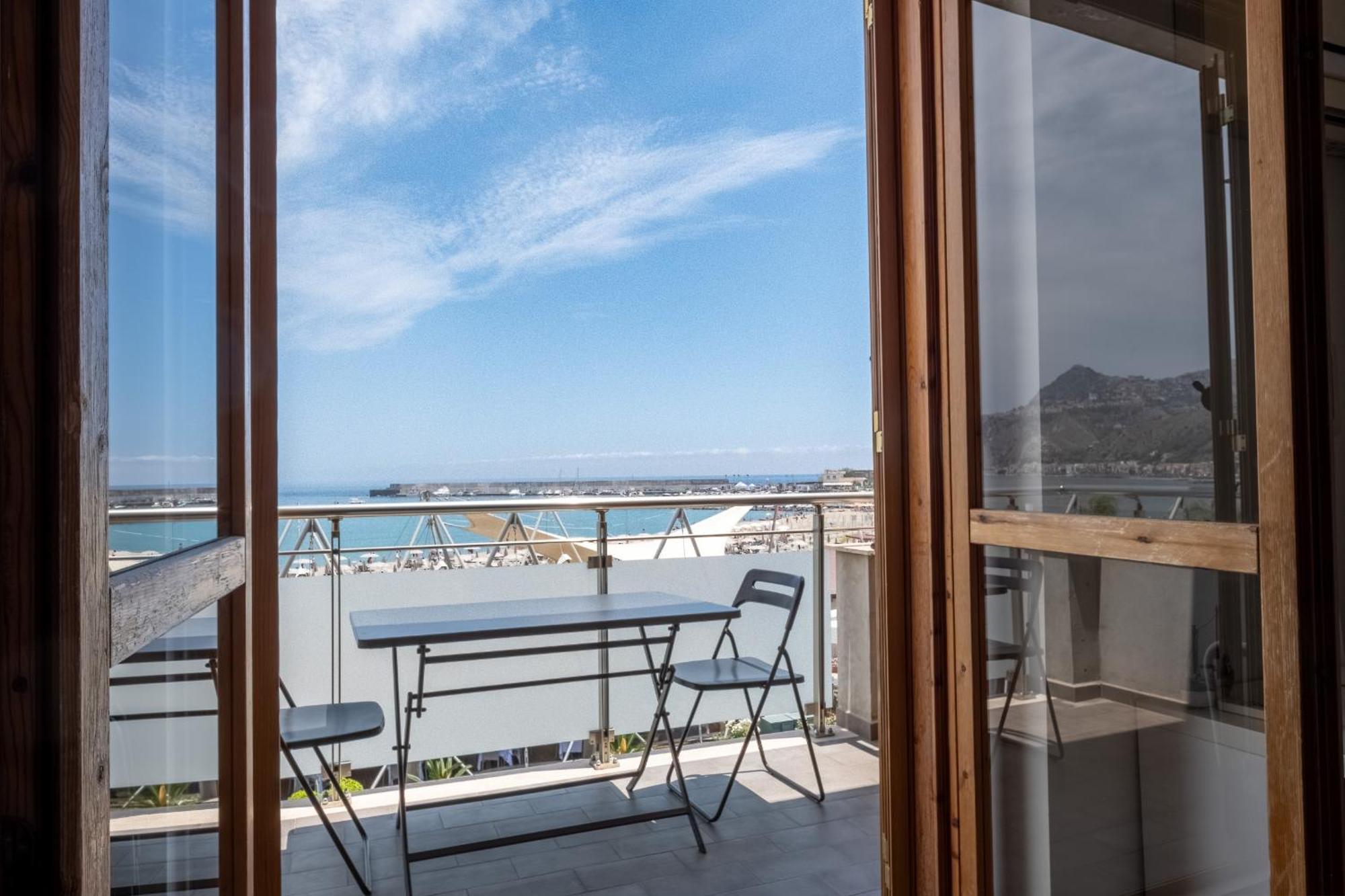 Apple House Lägenhet Giardini Naxos Exteriör bild